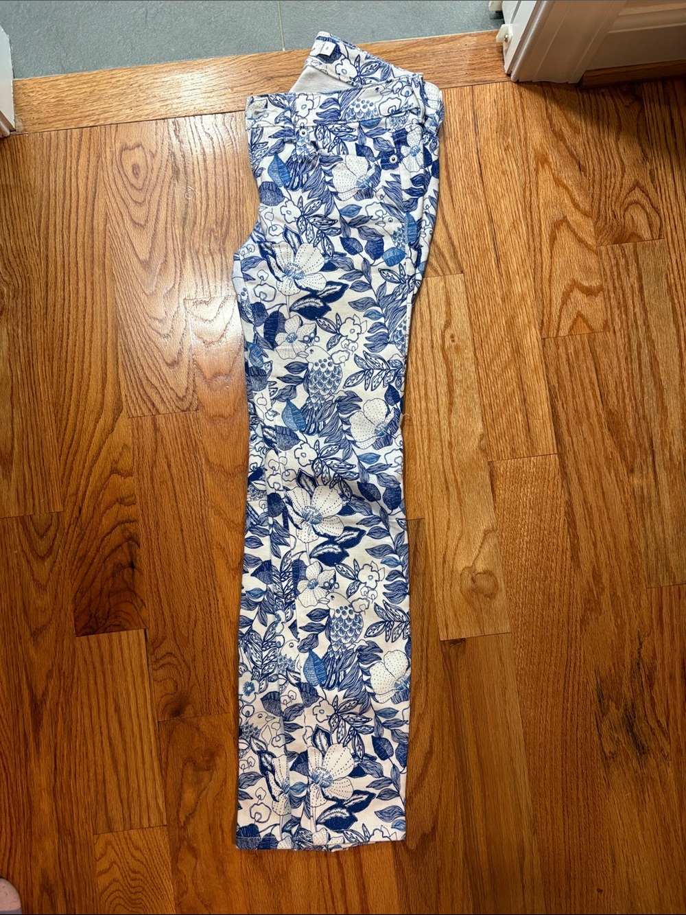 Vineyard Vines Blue and White Floral Skinny Jeans